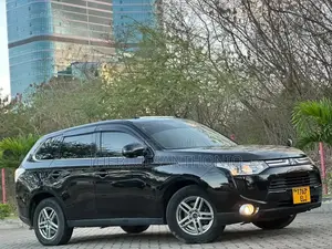 Mitsubishi Outlander 2.0 PHEV AWD 2013 Black