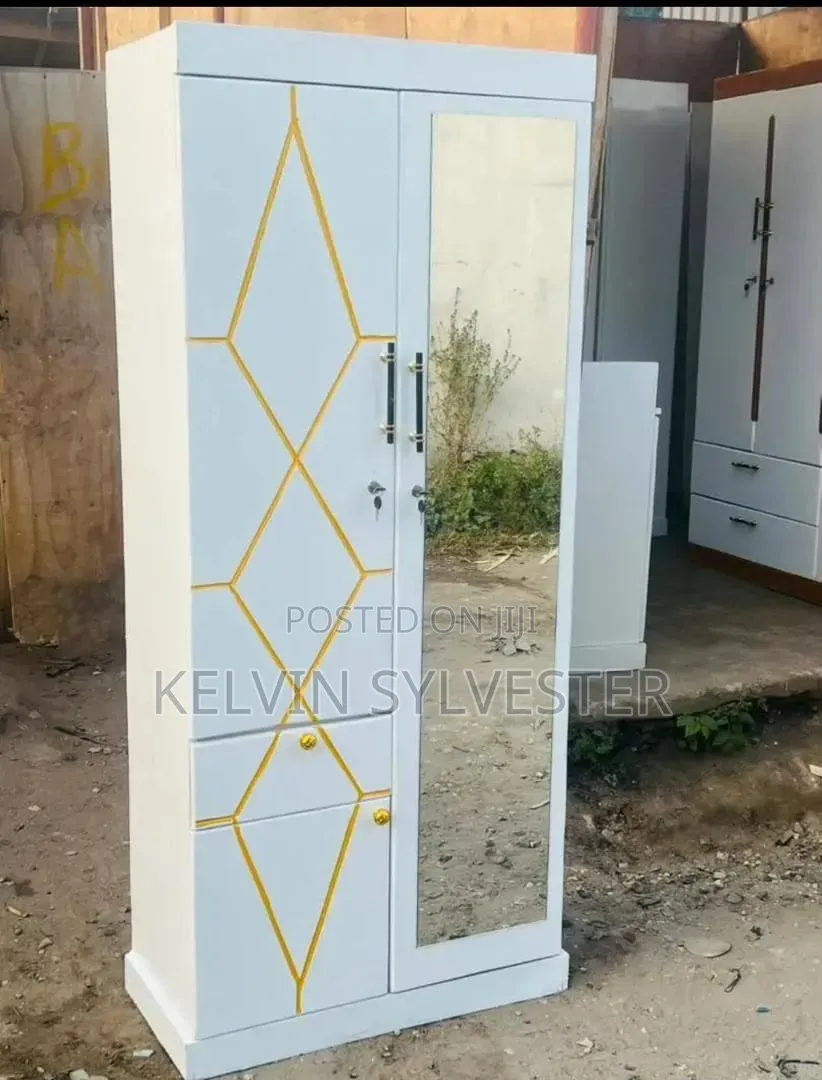 Makabati Ya Nguo