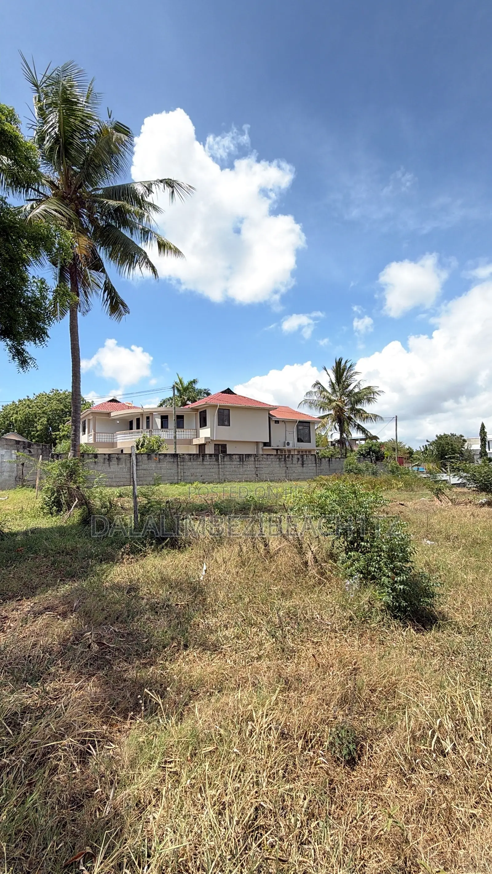 Kiwanja Kinauzwa Salasala Ushuani