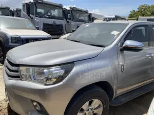 Toyota Hilux Rogue 4x4 2018 Silver