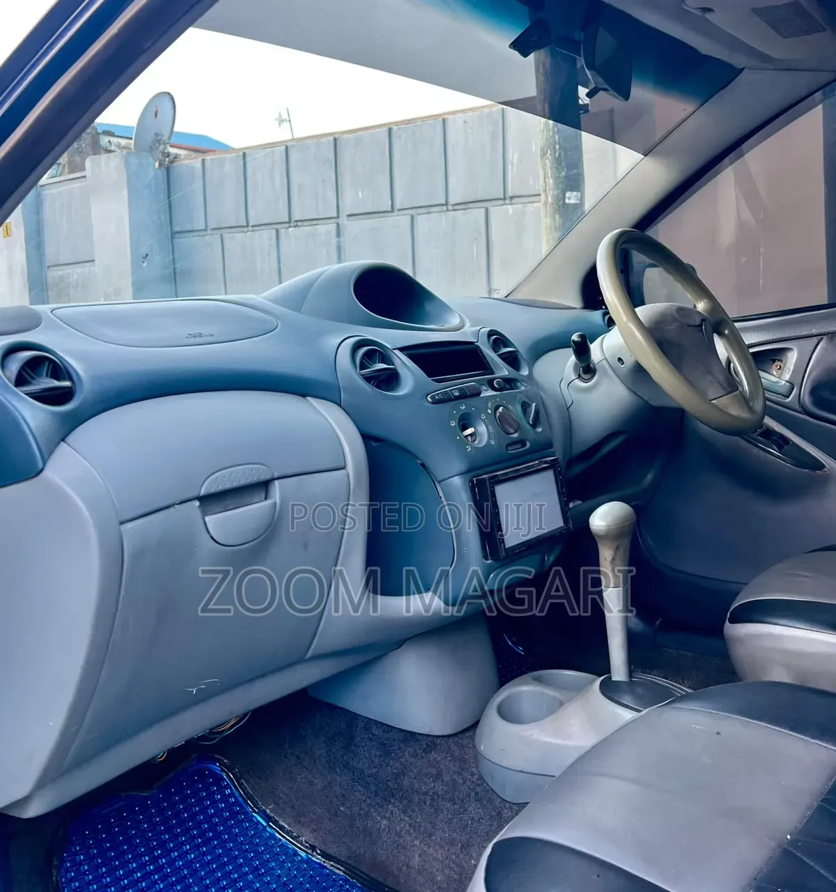 Toyota Vitz 2002 Blue