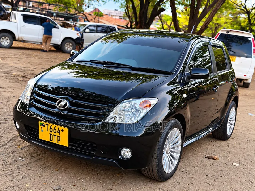 Toyota IST 2004 Black