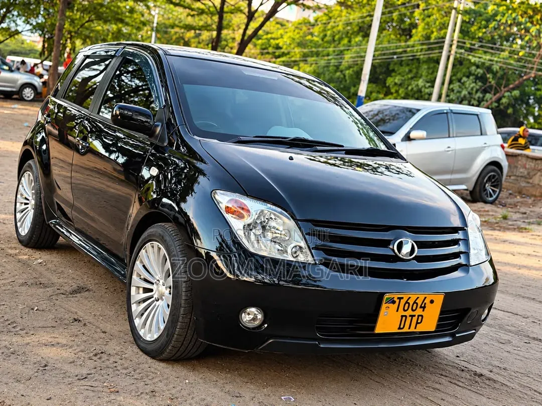 Toyota IST 2004 Black