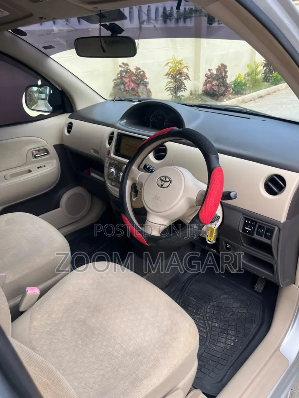 Toyota Sienta 2004 Silver