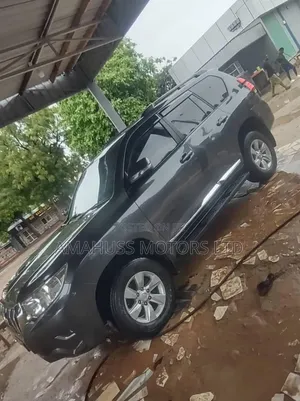 Toyota Land Cruiser Prado 2017 Gray