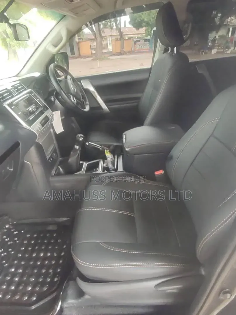 Toyota Land Cruiser Prado 2017 Gray