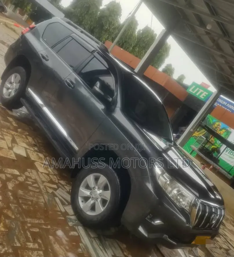 Toyota Land Cruiser Prado 2017 Gray