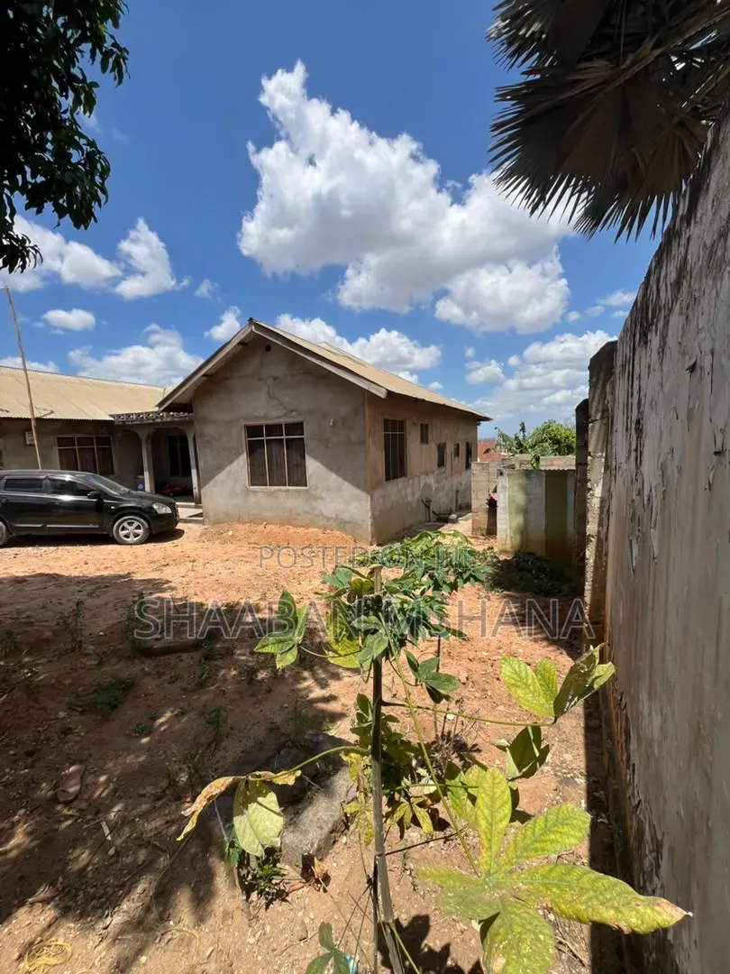 5bdrm House in Private Property, Segerea for sale