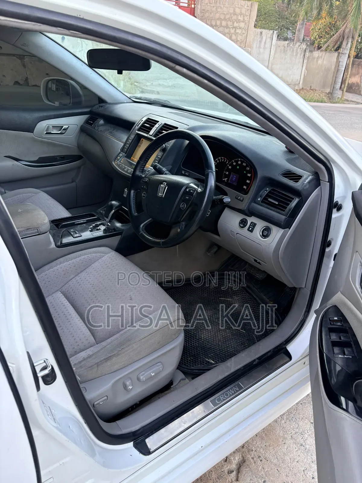 Toyota Crown 2009 White