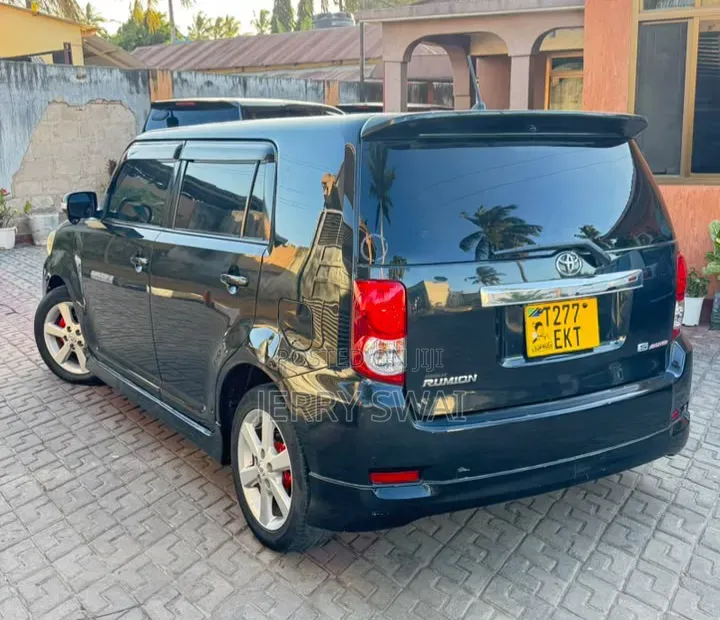 Toyota Rumion 2025 Blue