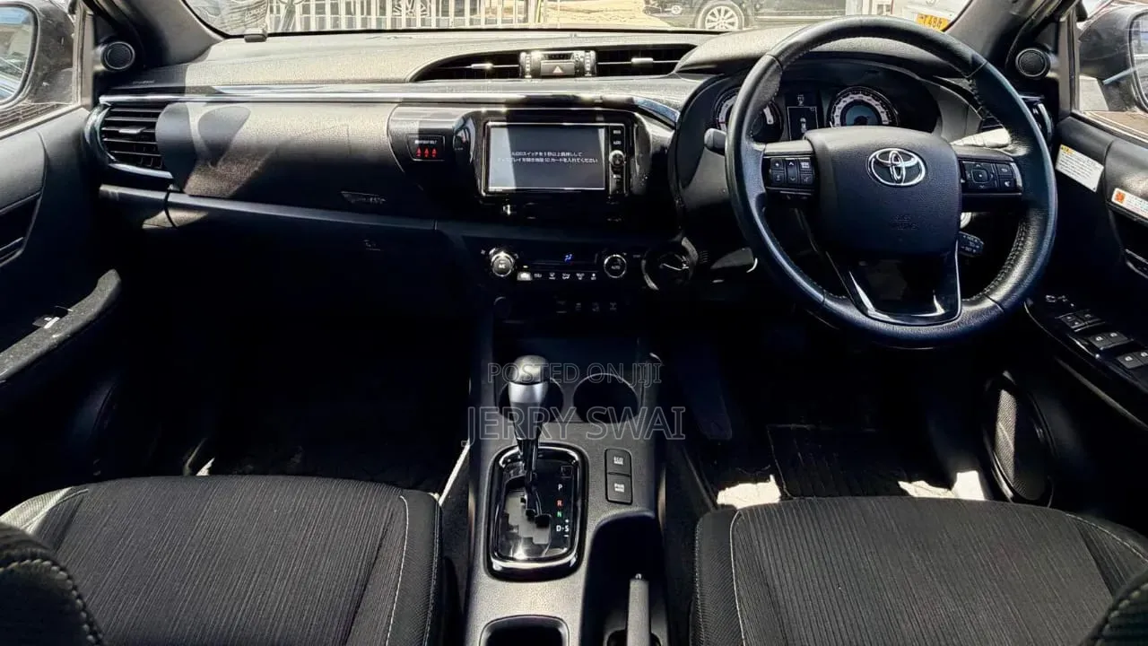 Toyota Hilux 2018 Black