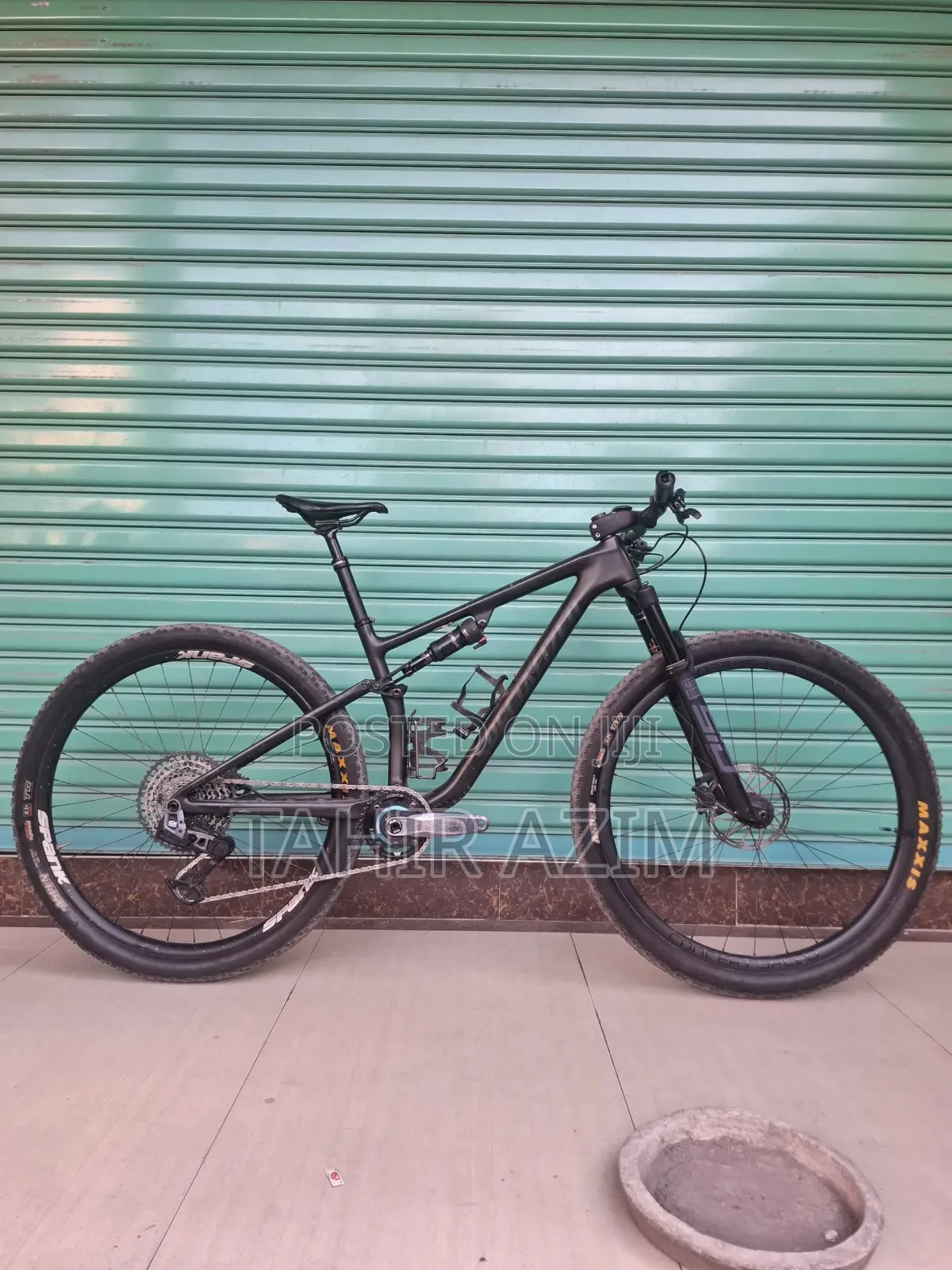 Specialized 29” Full-Suspension Mountain Bike – Electronic SRAM Gears.
