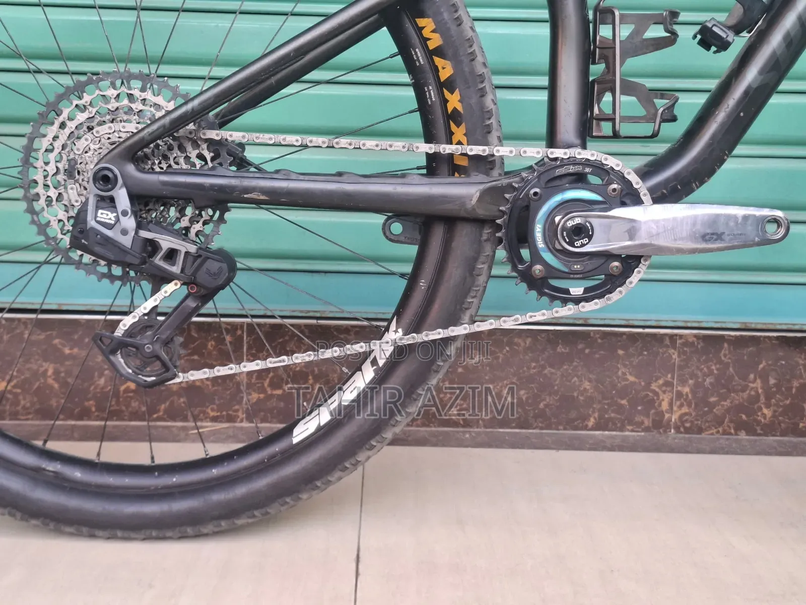 Specialized 29” Full-Suspension Mountain Bike – Electronic SRAM Gears.