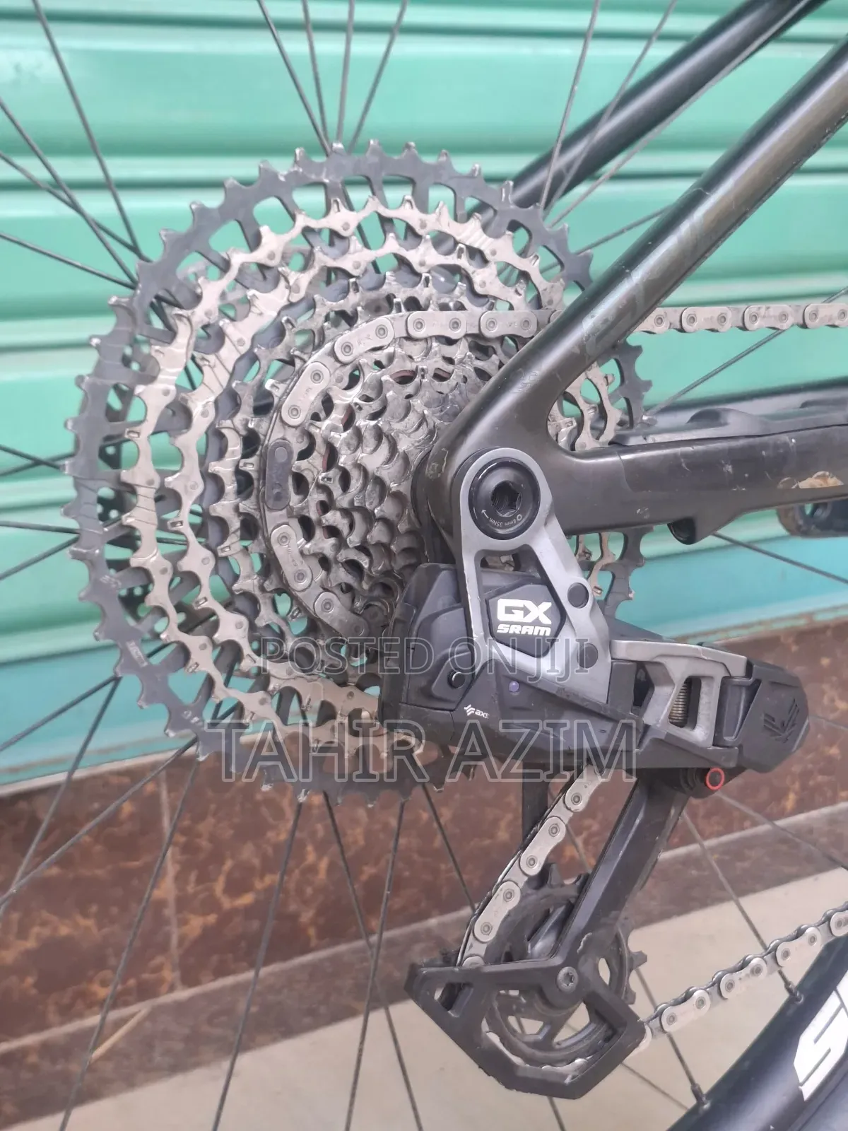 Specialized 29” Full-Suspension Mountain Bike – Electronic SRAM Gears.