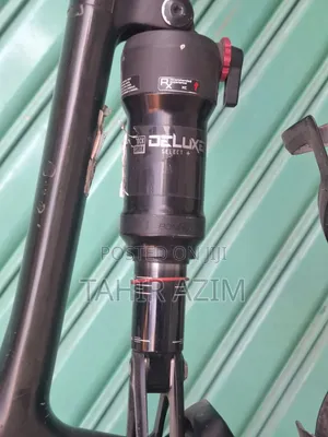 Specialized 29” Full-Suspension Mountain Bike – Electronic SRAM Gears.