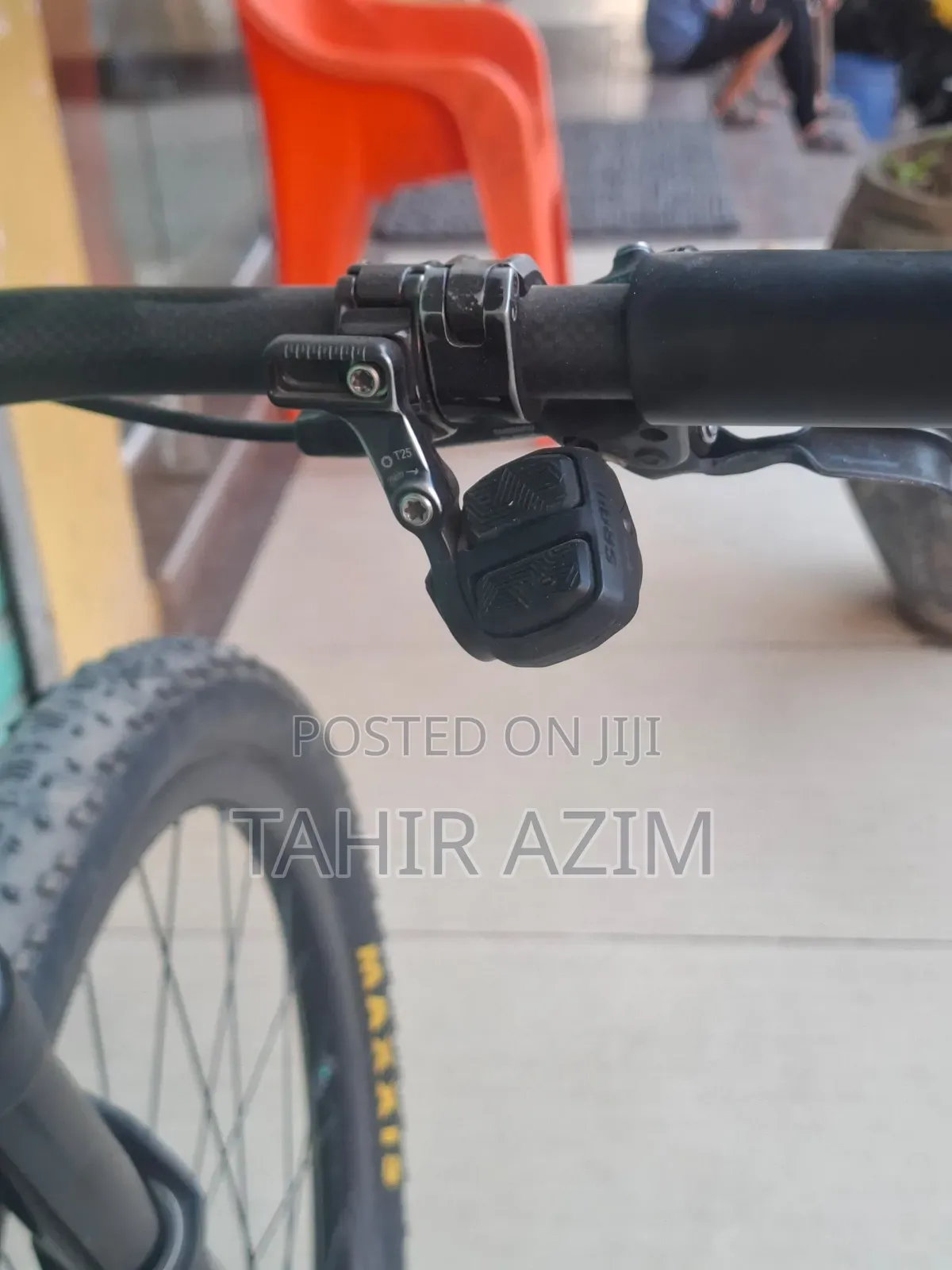 Specialized 29” Full-Suspension Mountain Bike – Electronic SRAM Gears.