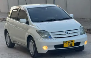 Toyota IST 2005 White