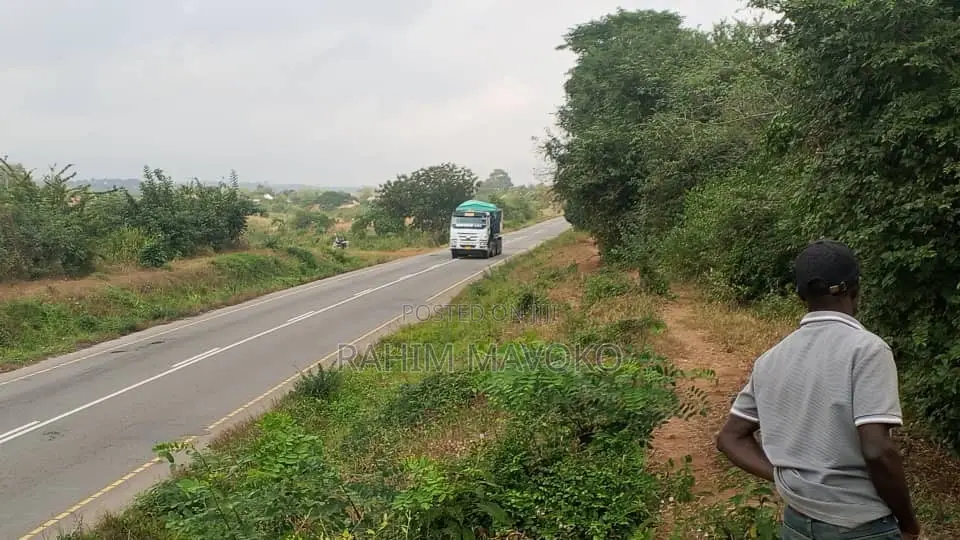 Eneo Linauzwa Lilogusa Lami Mbwewe Eka 20