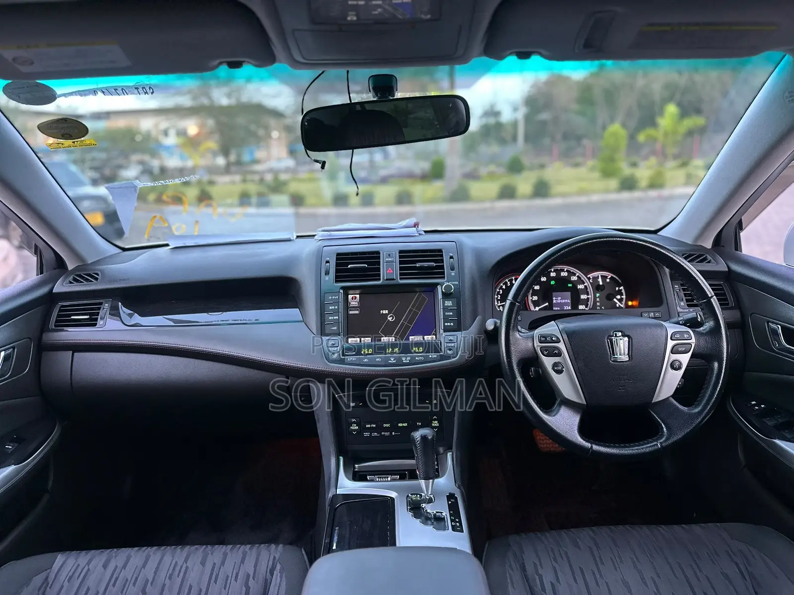 Toyota Crown 2011 White