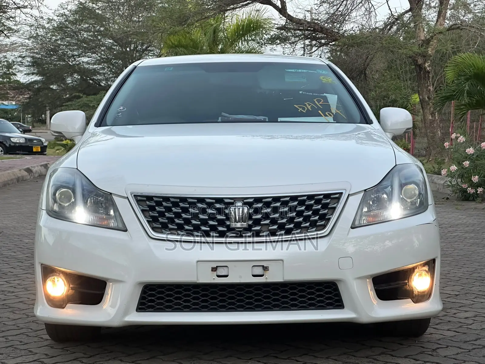 Toyota Crown 2011 White