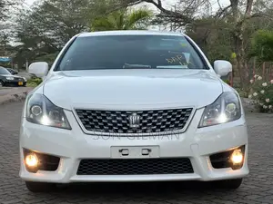Toyota Crown 2011 White