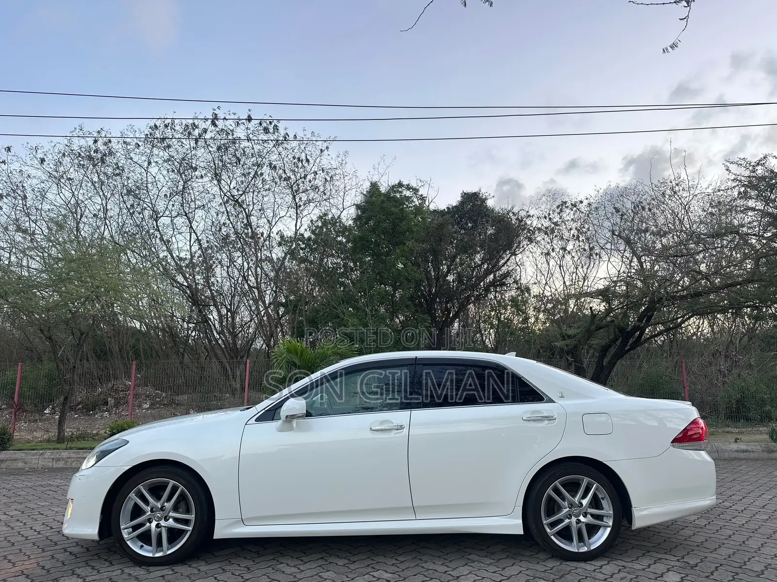 Toyota Crown 2011 White
