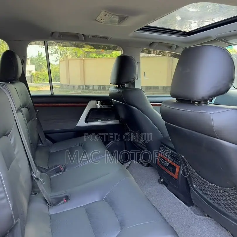 Toyota Land Cruiser 2013 White