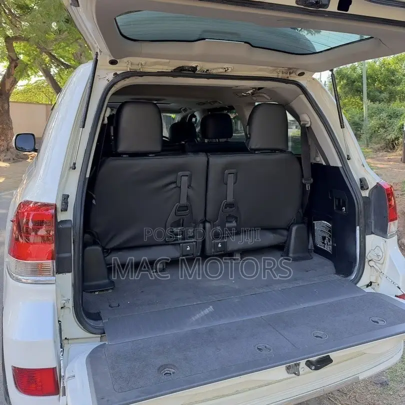 Toyota Land Cruiser 2013 White