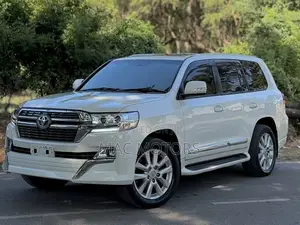 Toyota Land Cruiser 2013 White