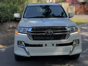 Toyota Land Cruiser 2013 White
