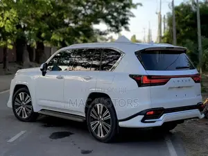 Lexus LX 600 2023 White