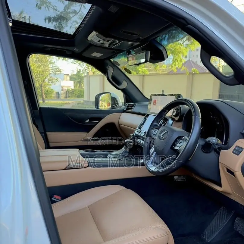 Lexus LX 600 2023 White