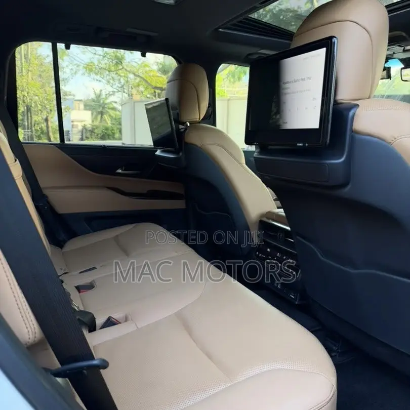Lexus LX 600 2023 White