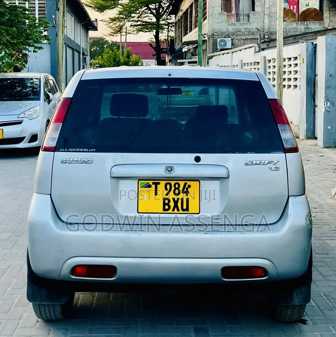 Suzuki Swift 2000 Silver