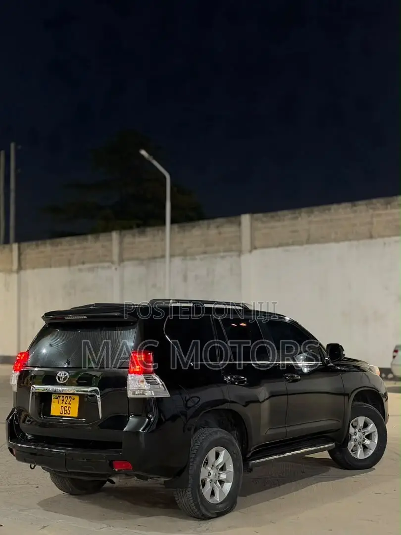 Toyota Land Cruiser Prado 2010 Black