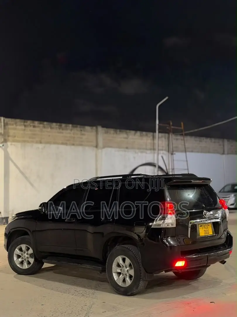 Toyota Land Cruiser Prado 2010 Black