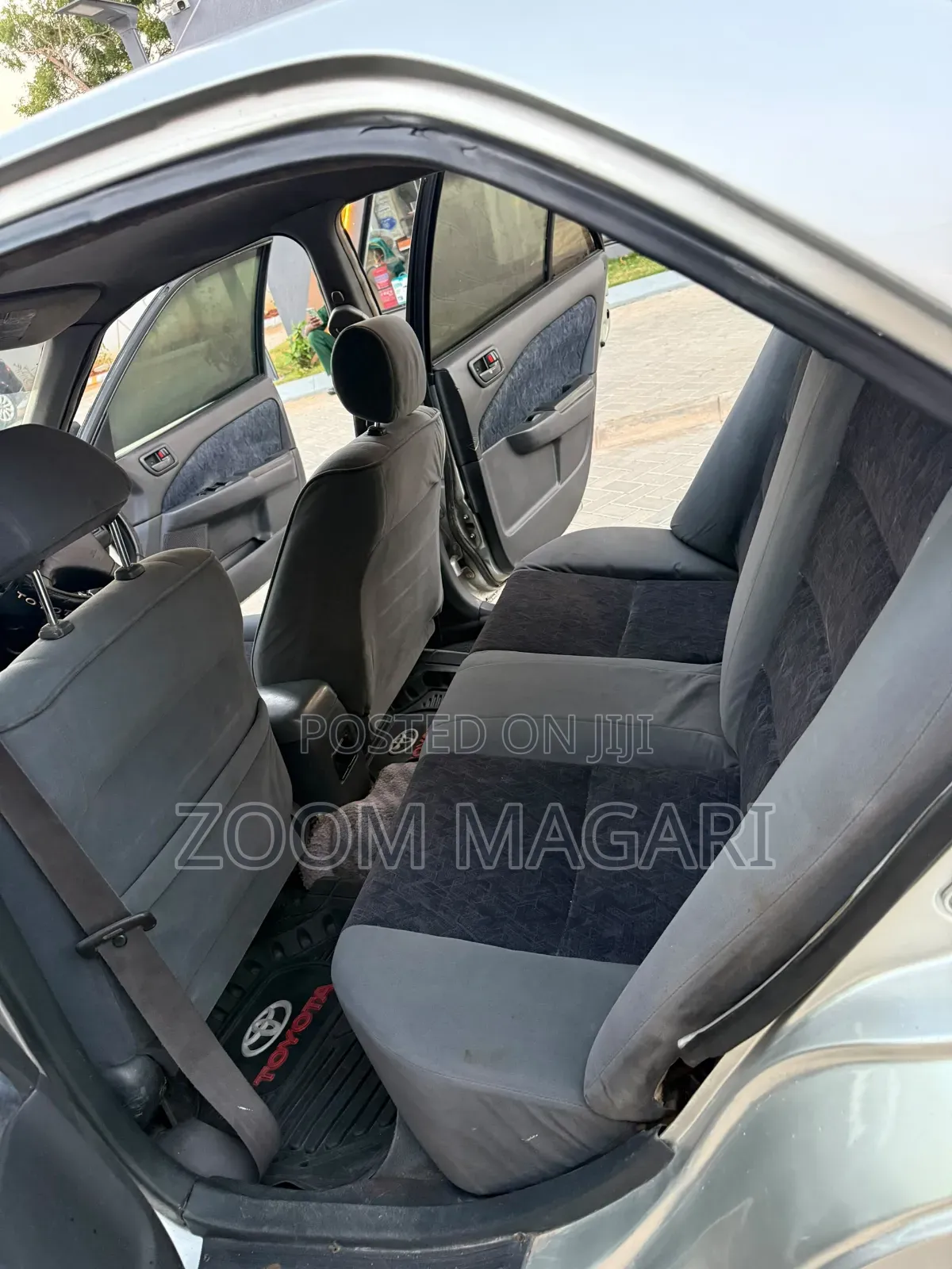 Toyota Carina 2000 Silver