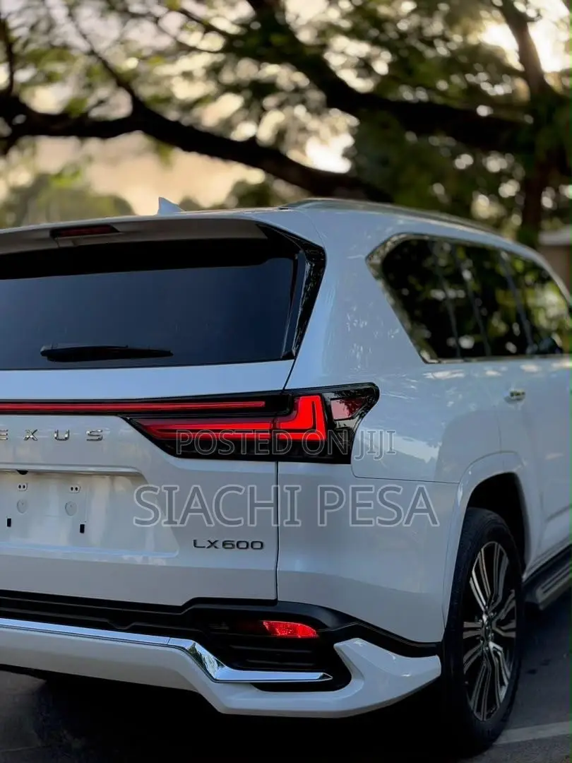 Lexus LX 600 2023 White