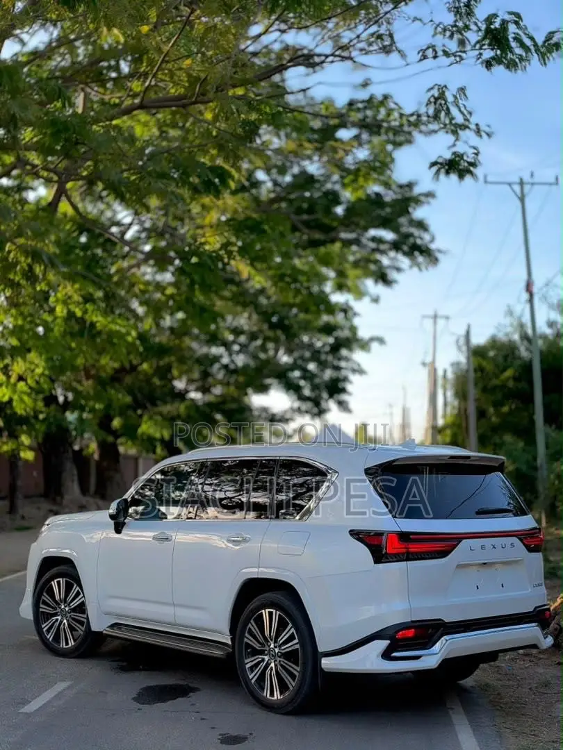 Lexus LX 600 2023 White