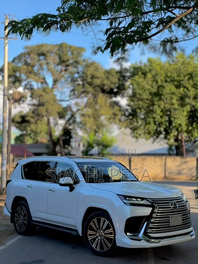 Lexus LX 600 2023 White