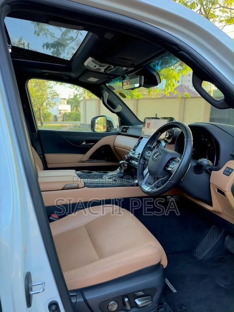 Lexus LX 600 2023 White