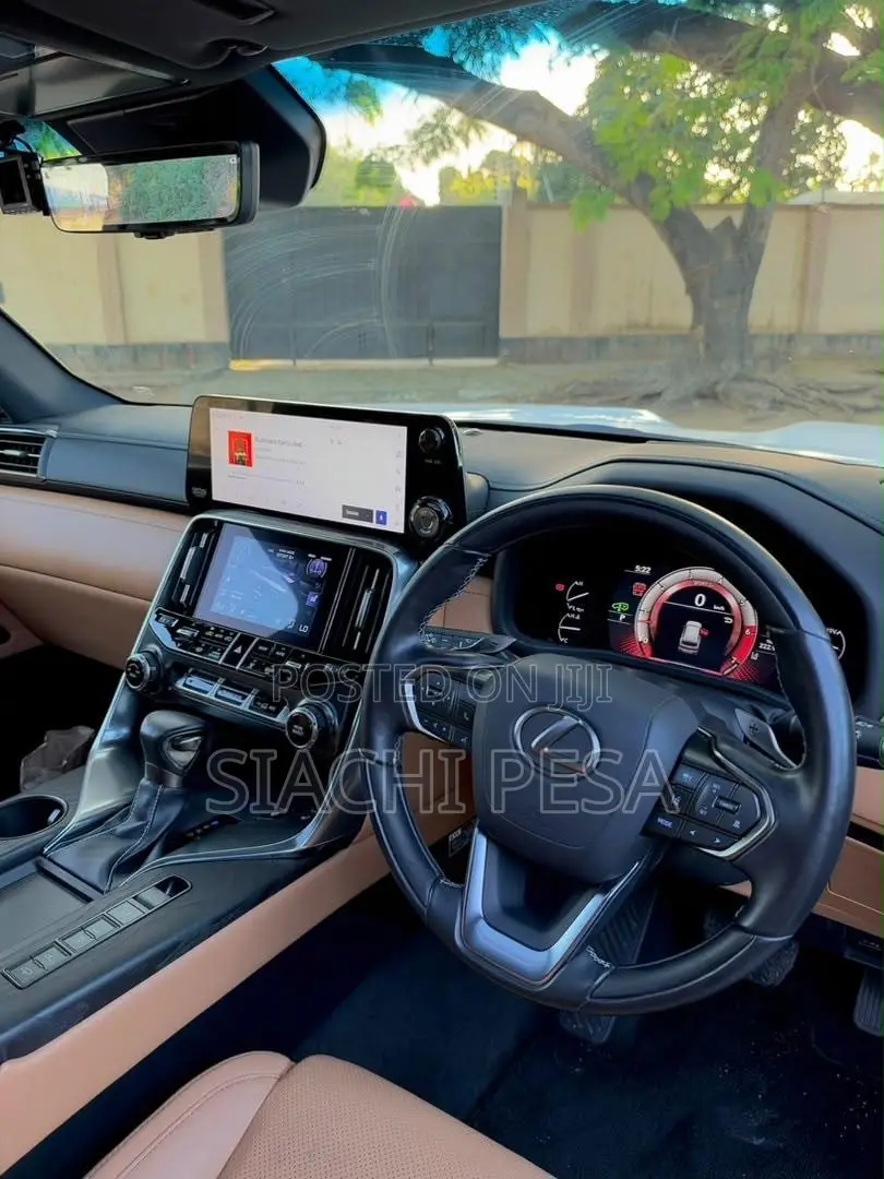 Lexus LX 600 2023 White
