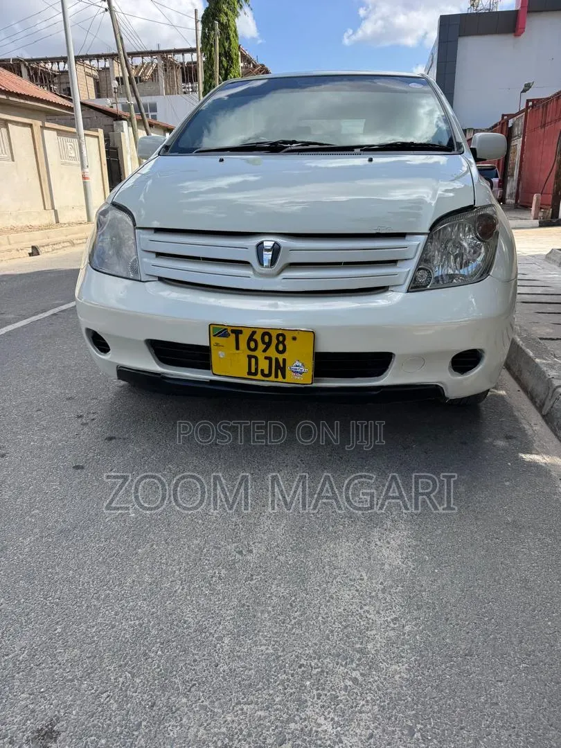 Toyota IST 2006 Silver
