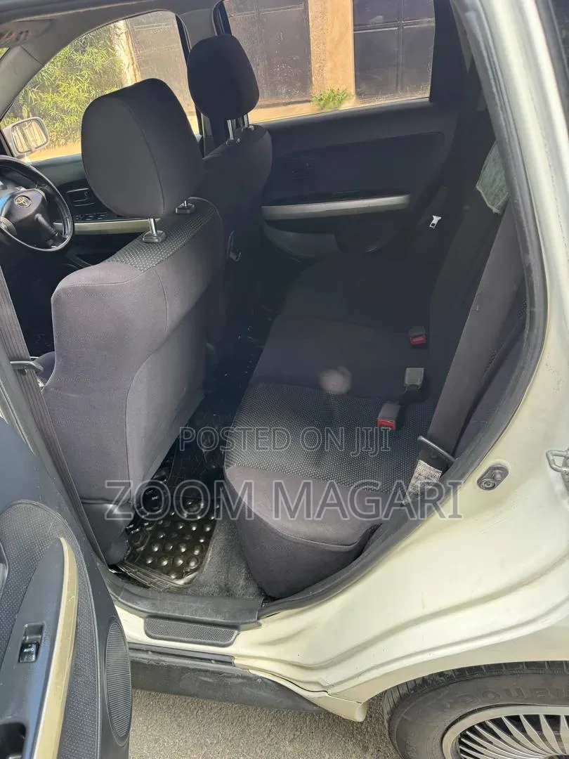 Toyota IST 2006 Silver