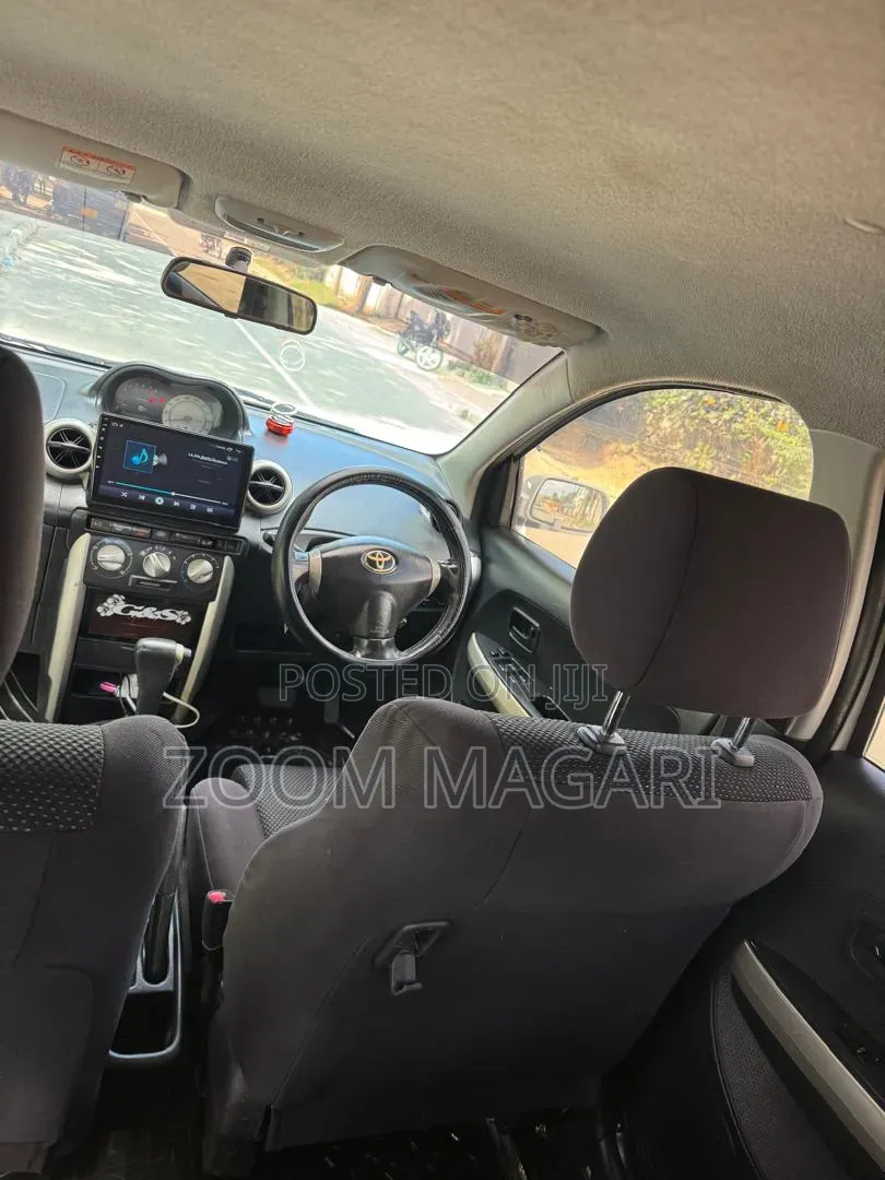 Toyota IST 2006 Silver