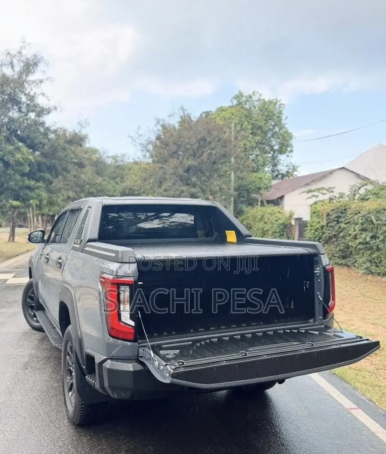 New Toyota Hilux 2026 Red