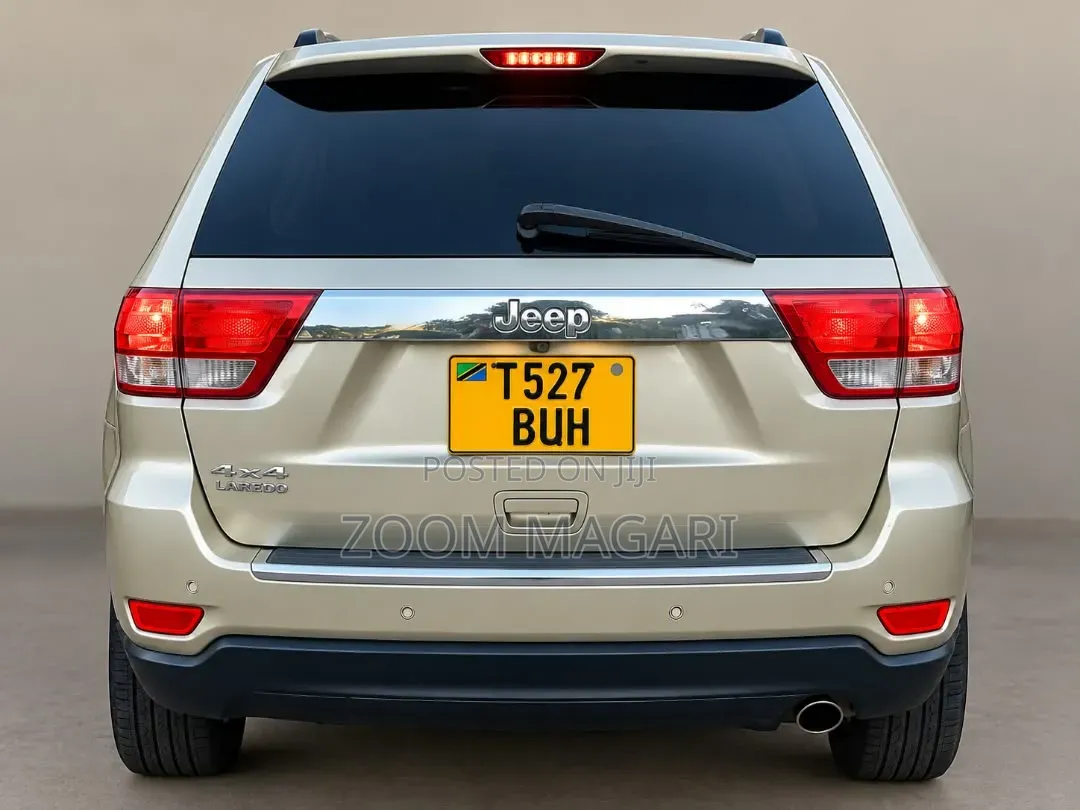 Jeep Grand Cherokee 2006 Gold