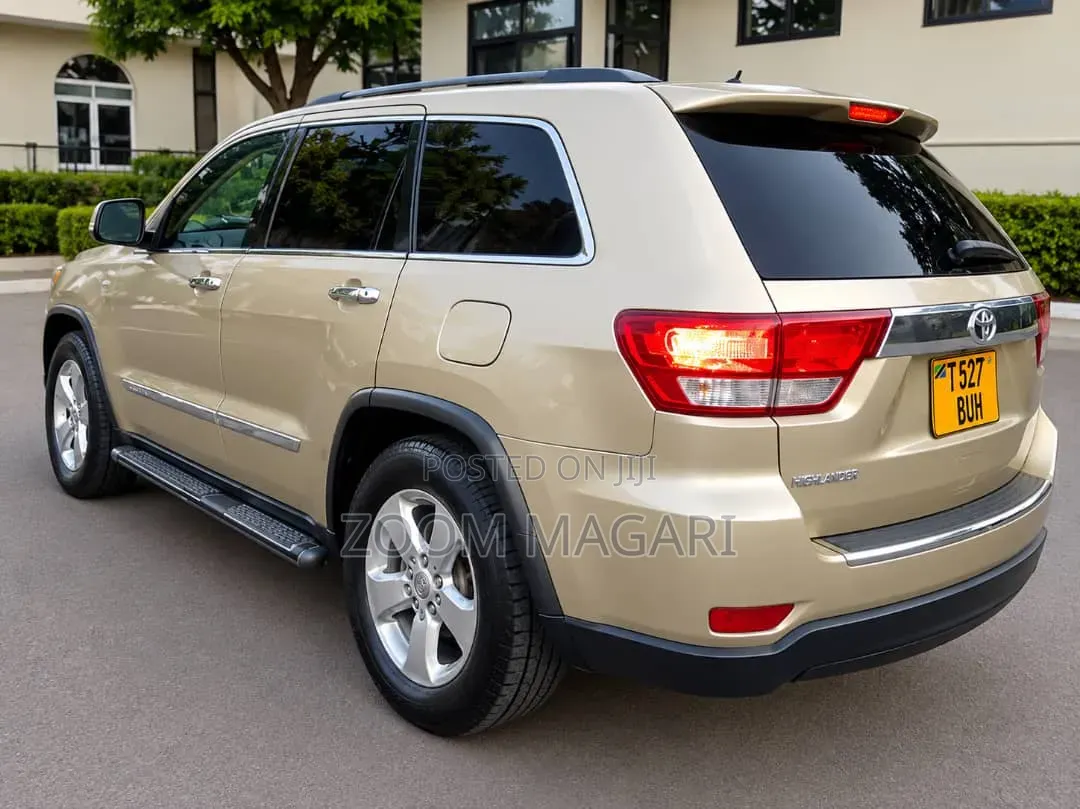 Jeep Grand Cherokee 2006 Gold