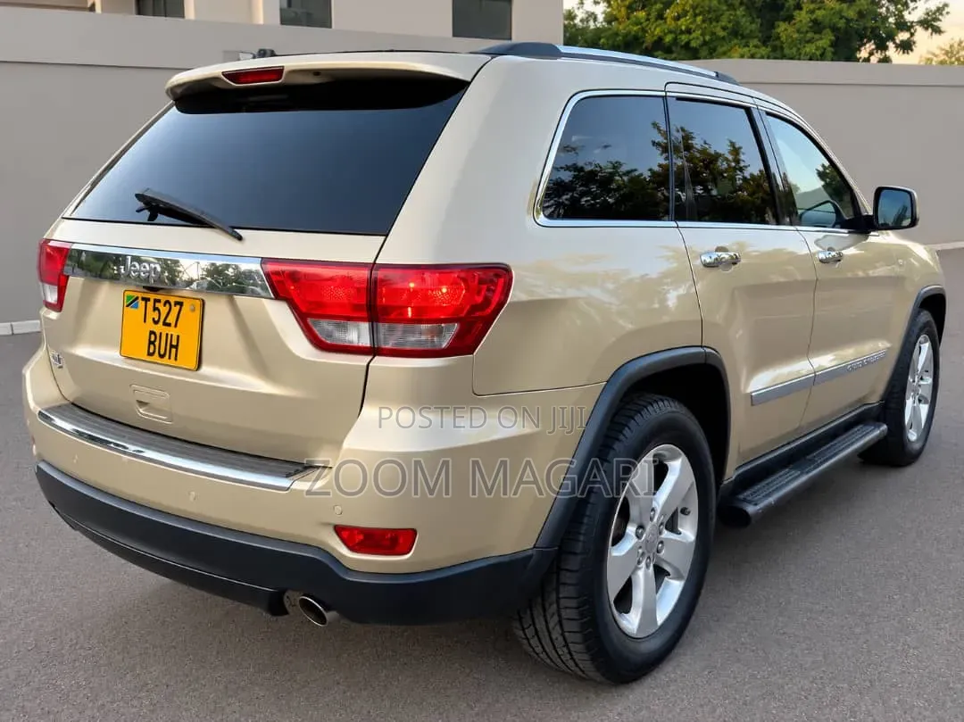 Jeep Grand Cherokee 2006 Gold