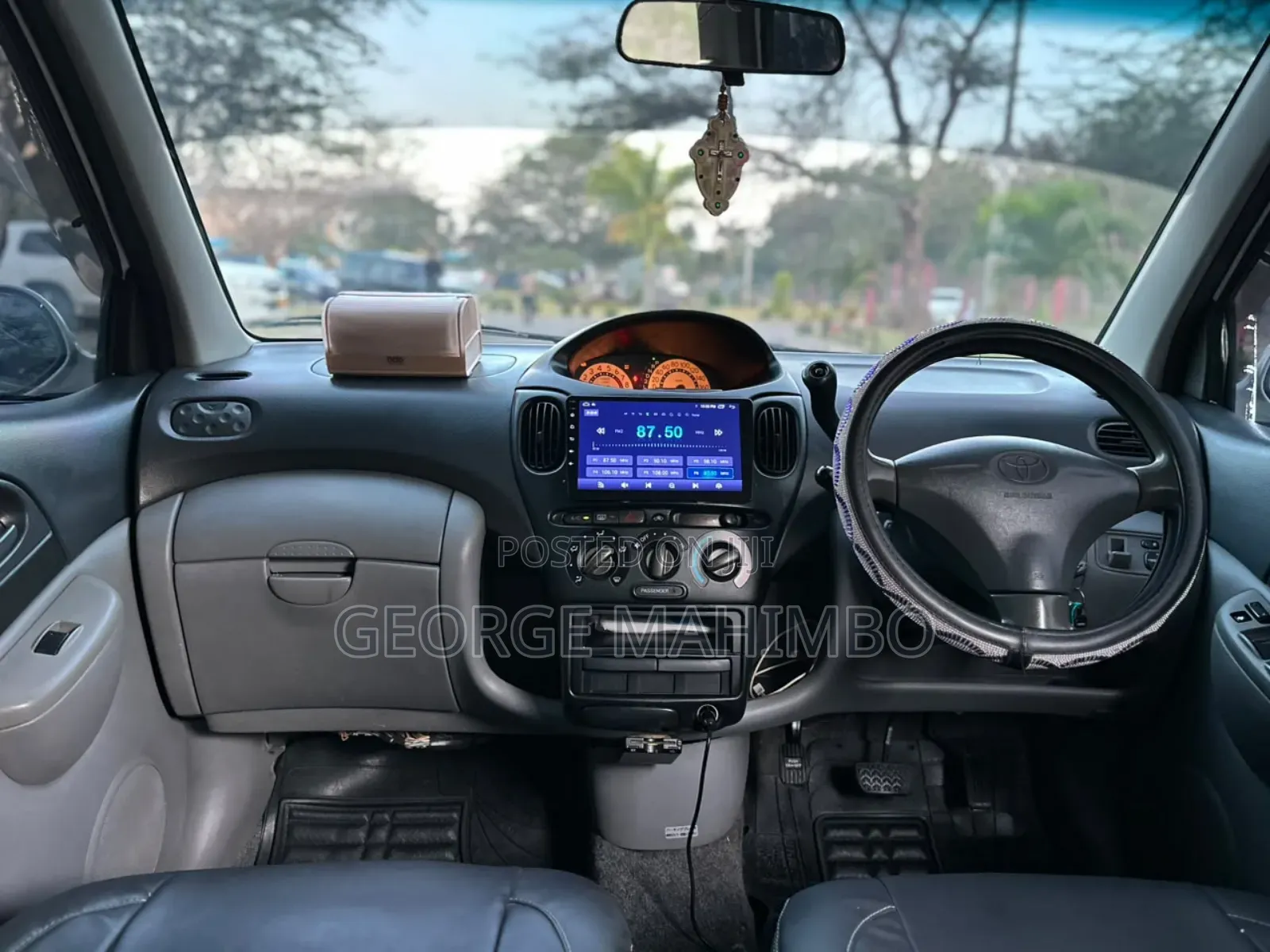 Toyota Fun Cargo 2001 White